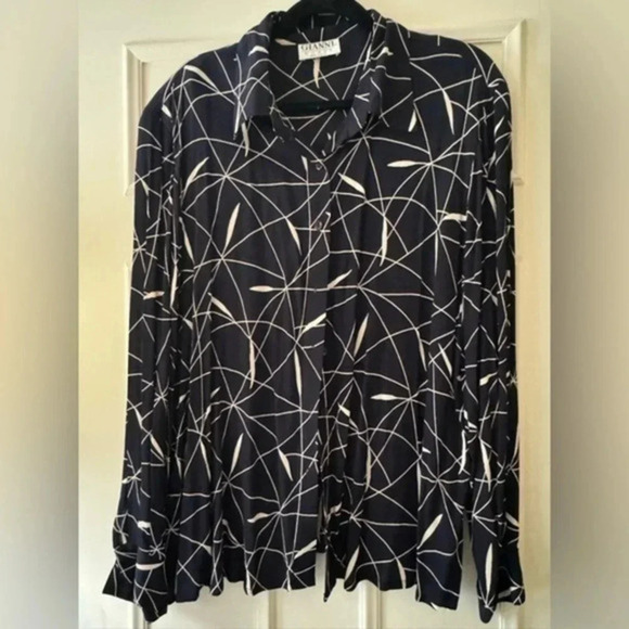 Gianni Bini Tops - Gianni Navy Blue and Beige Blouse.  Size 20